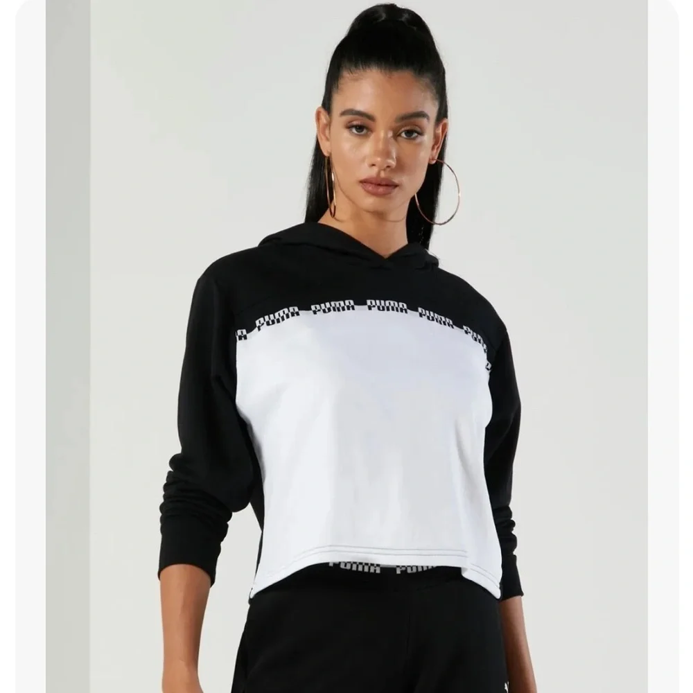 NWT- Puma Women's Black/White Amplified Cropped Logo Hoodie - Picture 1 of 7